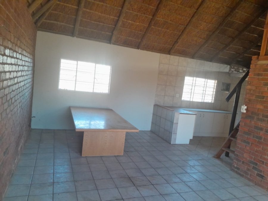 2 Bedroom Property for Sale in Viljoenskroon Free State